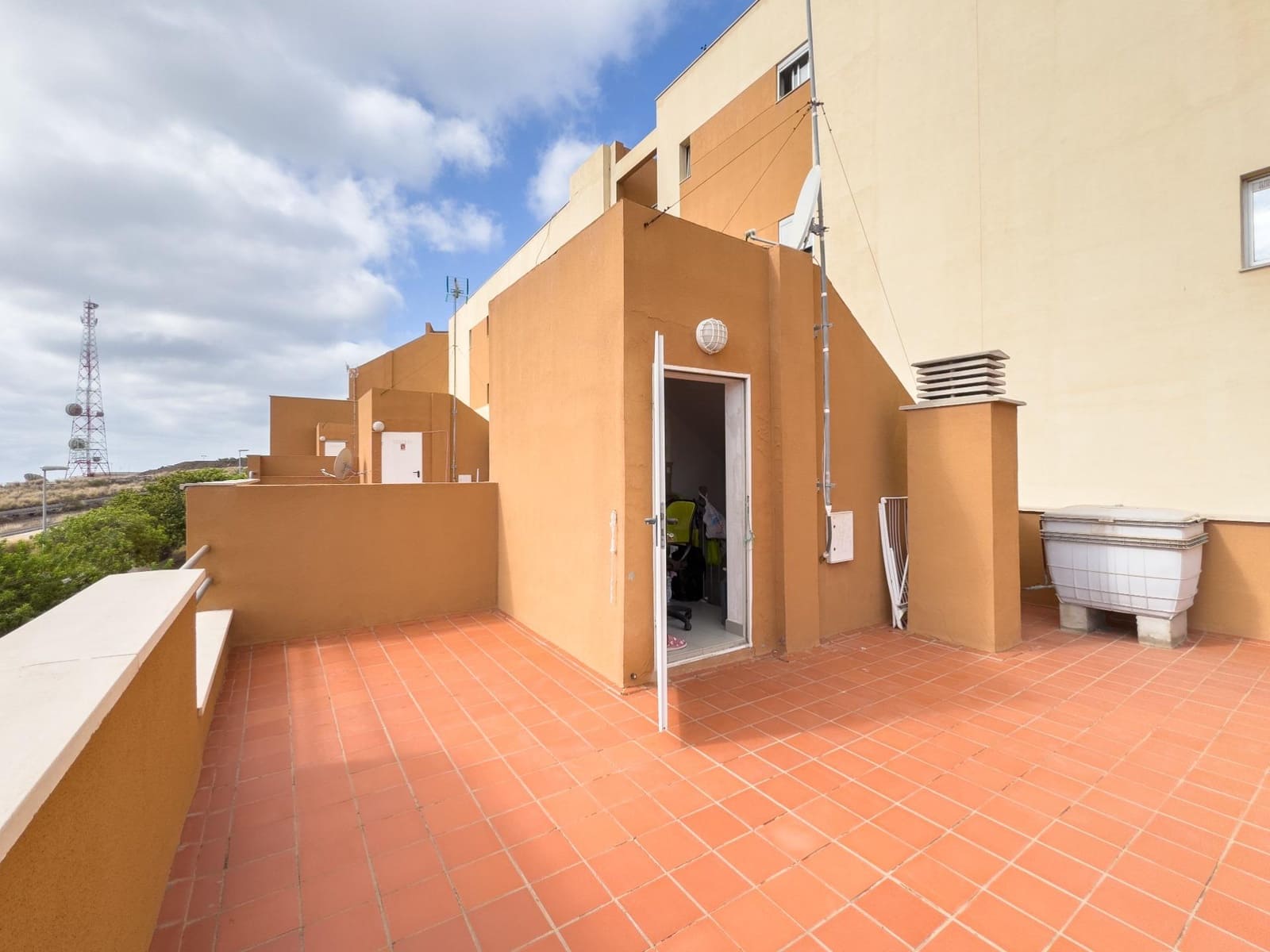 3 soveværelse Rækkehus til salg i Santa Cruz de Tenerife - € 300.000 (Ref: 9543766)