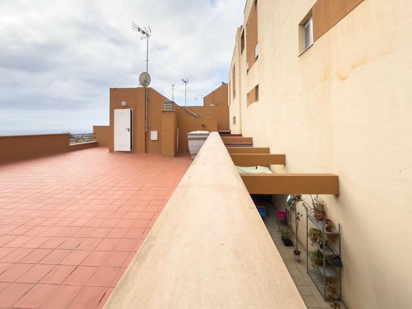 3 soveværelse Rækkehus til salg i Santa Cruz de Tenerife - € 300.000 (Ref: 9543766)