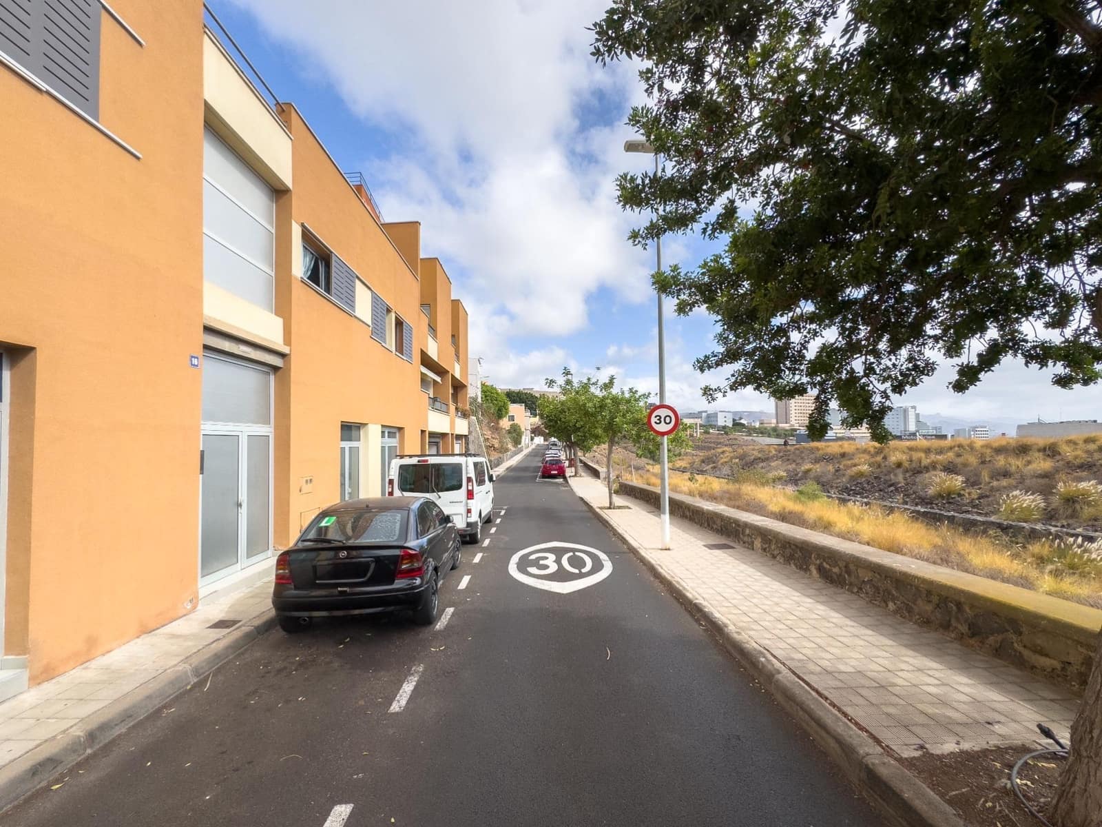 3 soveværelse Rækkehus til salg i Santa Cruz de Tenerife - € 300.000 (Ref: 9543766)