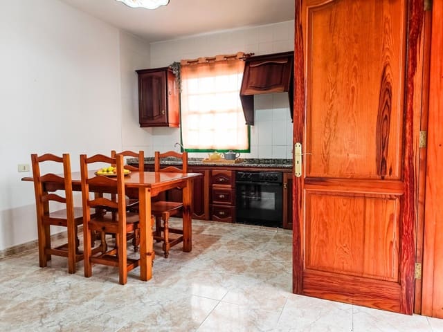 2 bedroom Apartment for rent in Barlovento with garage - € 750 (Ref: 9625798)