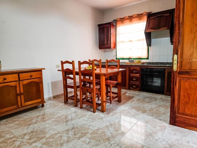 2 bedroom Apartment for rent in Barlovento with garage - € 750 (Ref: 9625798)