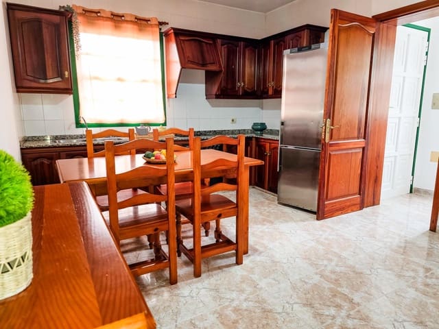 2 bedroom Apartment for rent in Barlovento with garage - € 750 (Ref: 9625798)