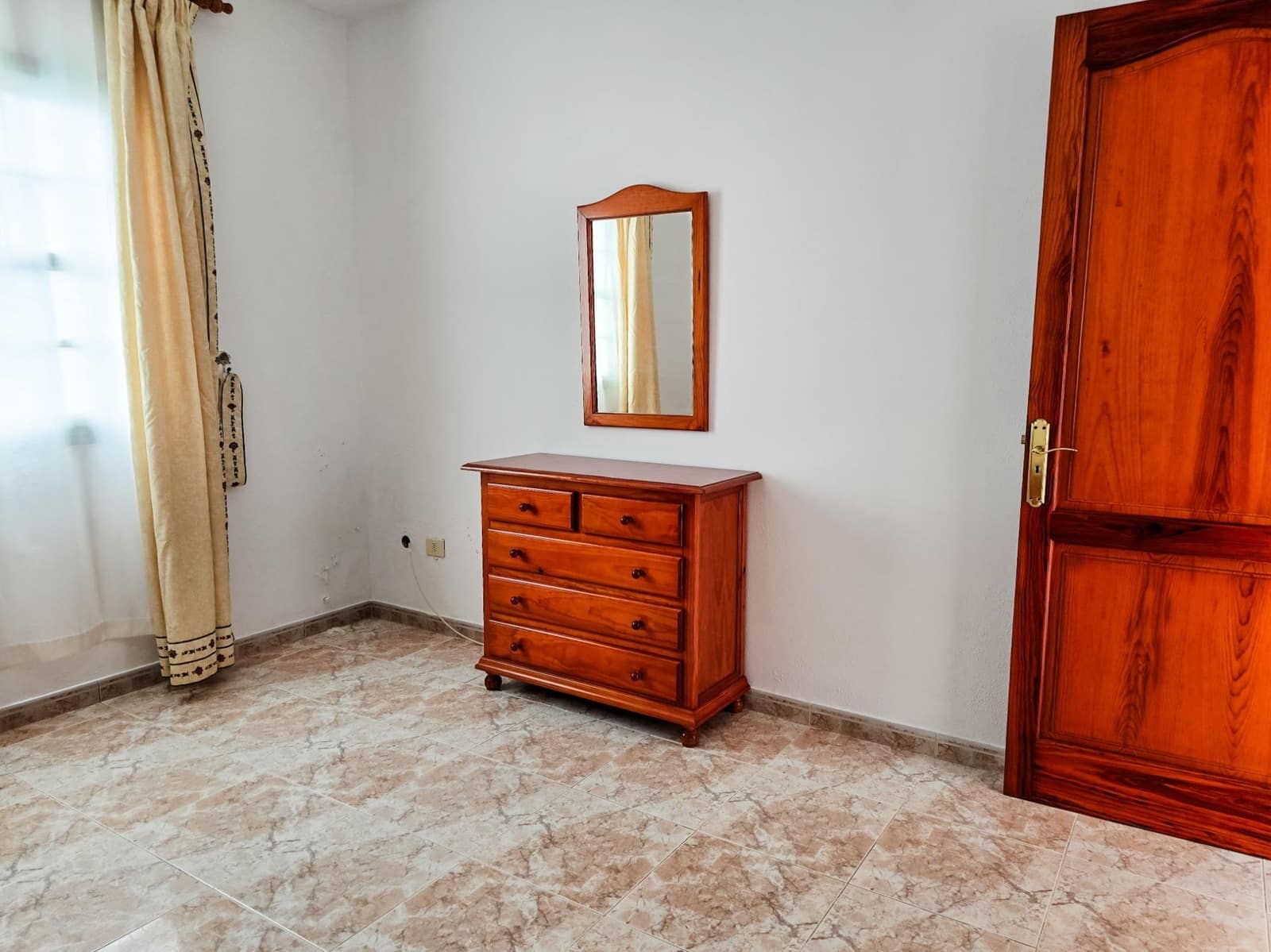 2 bedroom Apartment for rent in Barlovento with garage - € 750 (Ref: 9625798)