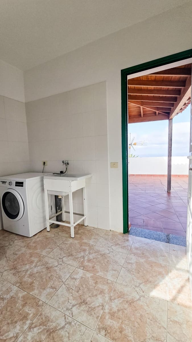 2 bedroom Apartment for rent in Barlovento with garage - € 750 (Ref: 9625798)