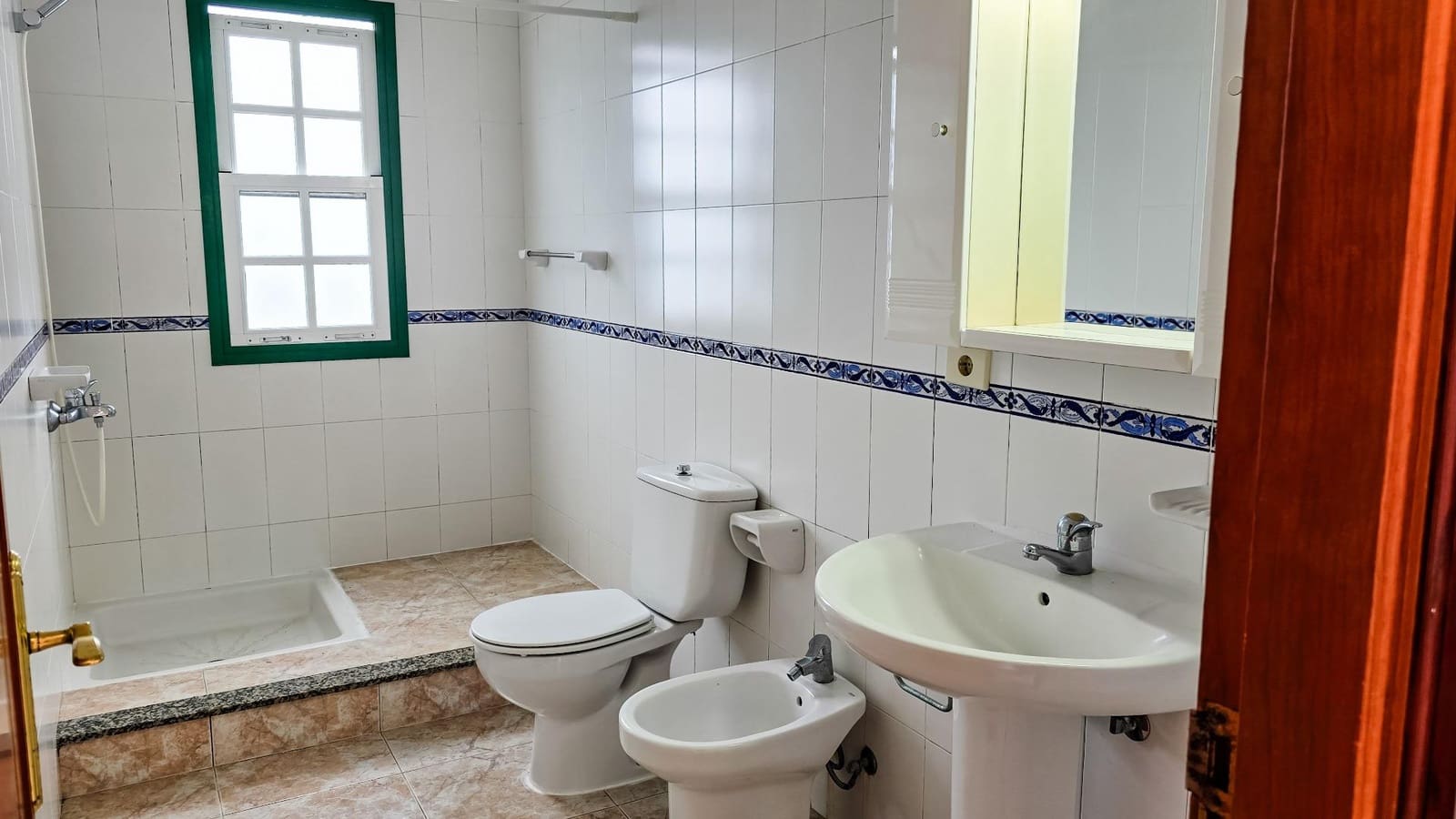 2 bedroom Apartment for rent in Barlovento with garage - € 750 (Ref: 9625798)