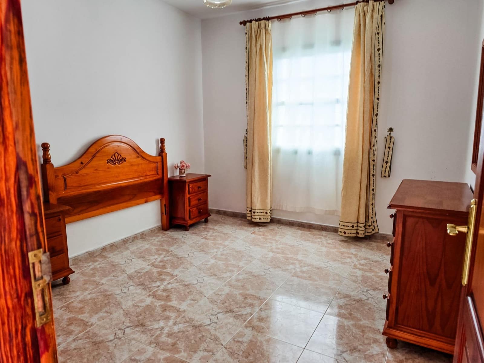 2 bedroom Apartment for rent in Barlovento with garage - € 750 (Ref: 9625798)