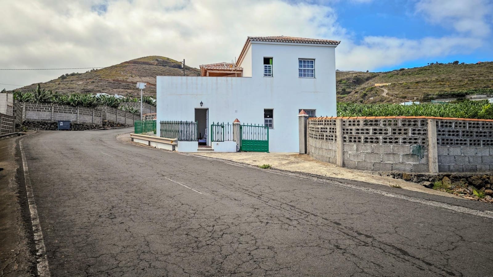 2 bedroom Apartment for rent in Barlovento with garage - € 750 (Ref: 9625798)