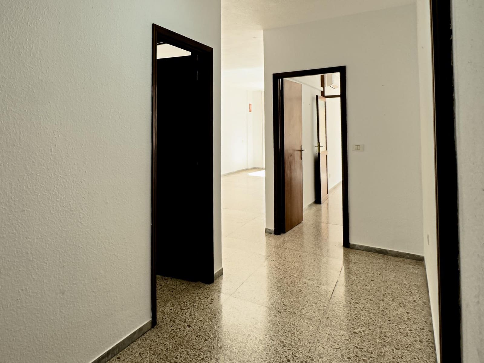 4 sypialnia Biuro do wynajęcia w Santa Cruz de Tenerife - 850 € (Ref: 9630139)