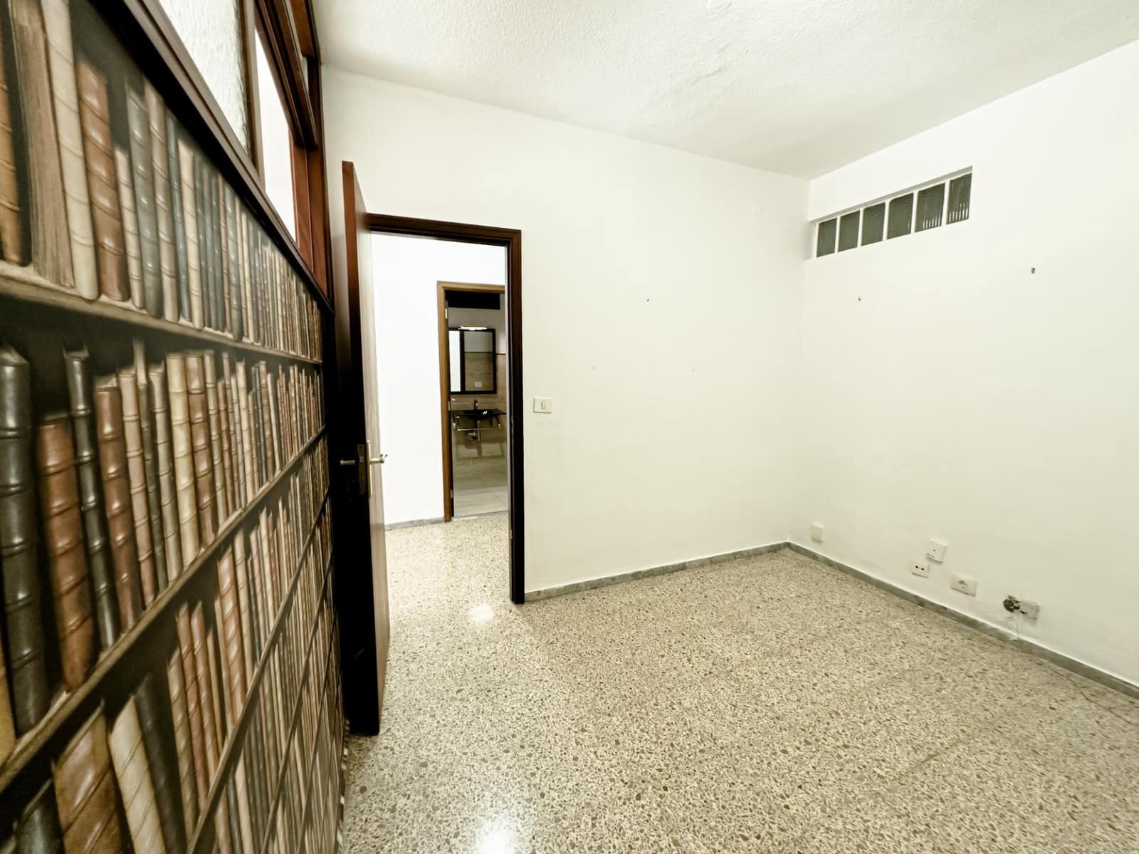 4 sypialnia Biuro do wynajęcia w Santa Cruz de Tenerife - 850 € (Ref: 9630139)