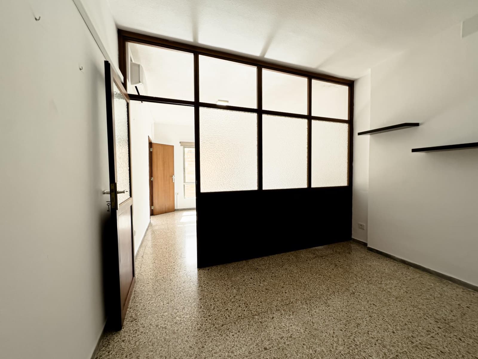 4 sypialnia Biuro do wynajęcia w Santa Cruz de Tenerife - 850 € (Ref: 9630139)