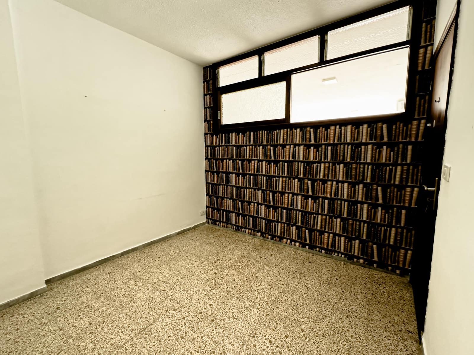 4 sypialnia Biuro do wynajęcia w Santa Cruz de Tenerife - 850 € (Ref: 9630139)