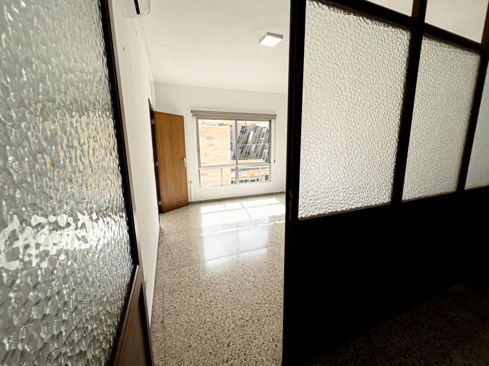 4 sypialnia Biuro do wynajęcia w Santa Cruz de Tenerife - 850 € (Ref: 9630139)