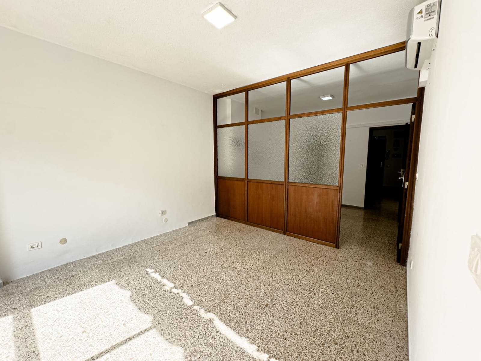 4 sypialnia Biuro do wynajęcia w Santa Cruz de Tenerife - 850 € (Ref: 9630139)