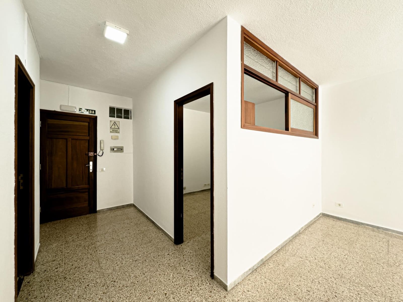 4 sypialnia Biuro do wynajęcia w Santa Cruz de Tenerife - 850 € (Ref: 9630139)