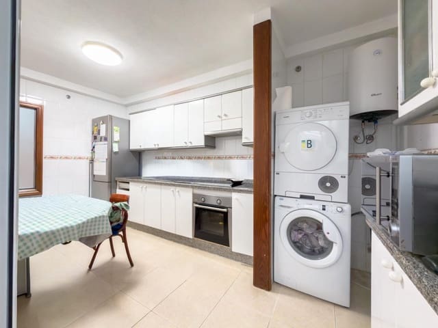 3 soveværelse Lejlighed til salg i San Cristóbal de La Laguna med garage - € 320.000 (Ref: 9843605)
