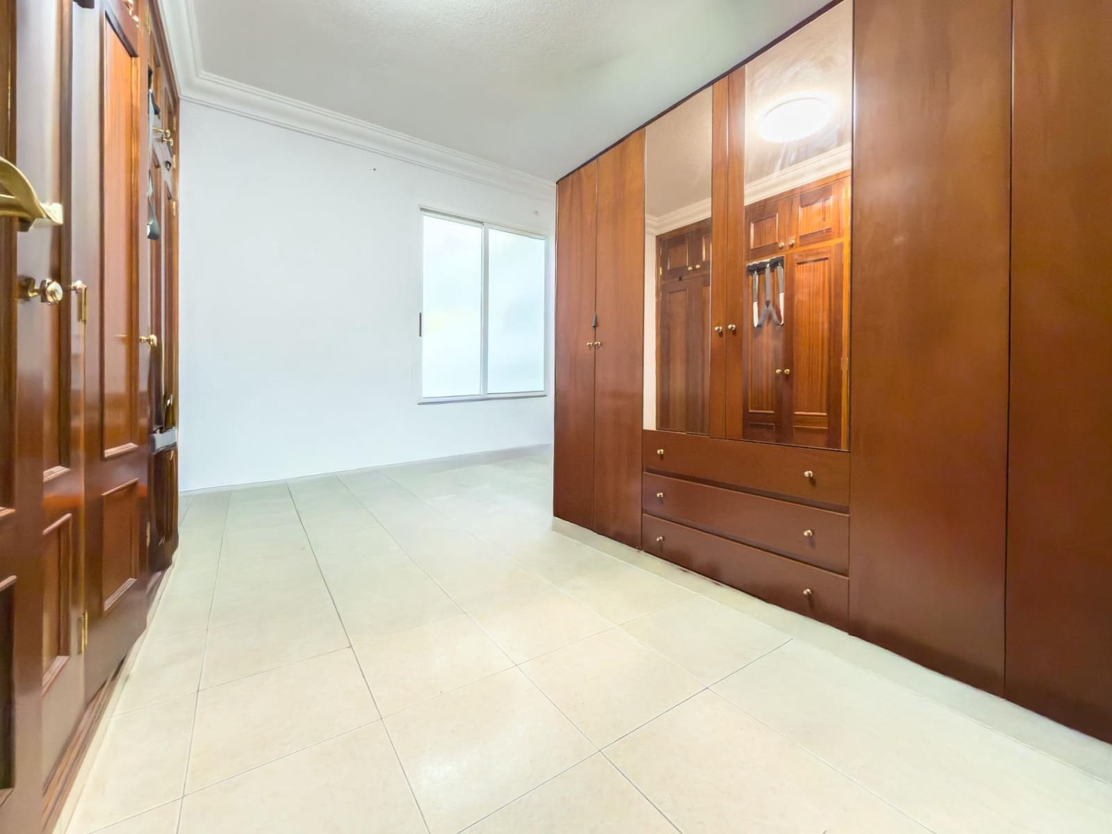 3 bedroom Apartment for sale in San Cristobal de La Laguna with garage - € 320,000 (Ref: 9843605)