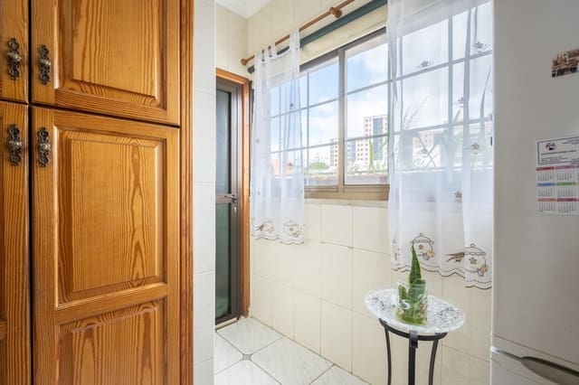 4 makuuhuone Asunto myytävänä paikassa Santa Cruz de Tenerife - 235 000 € (Ref: 9849500)