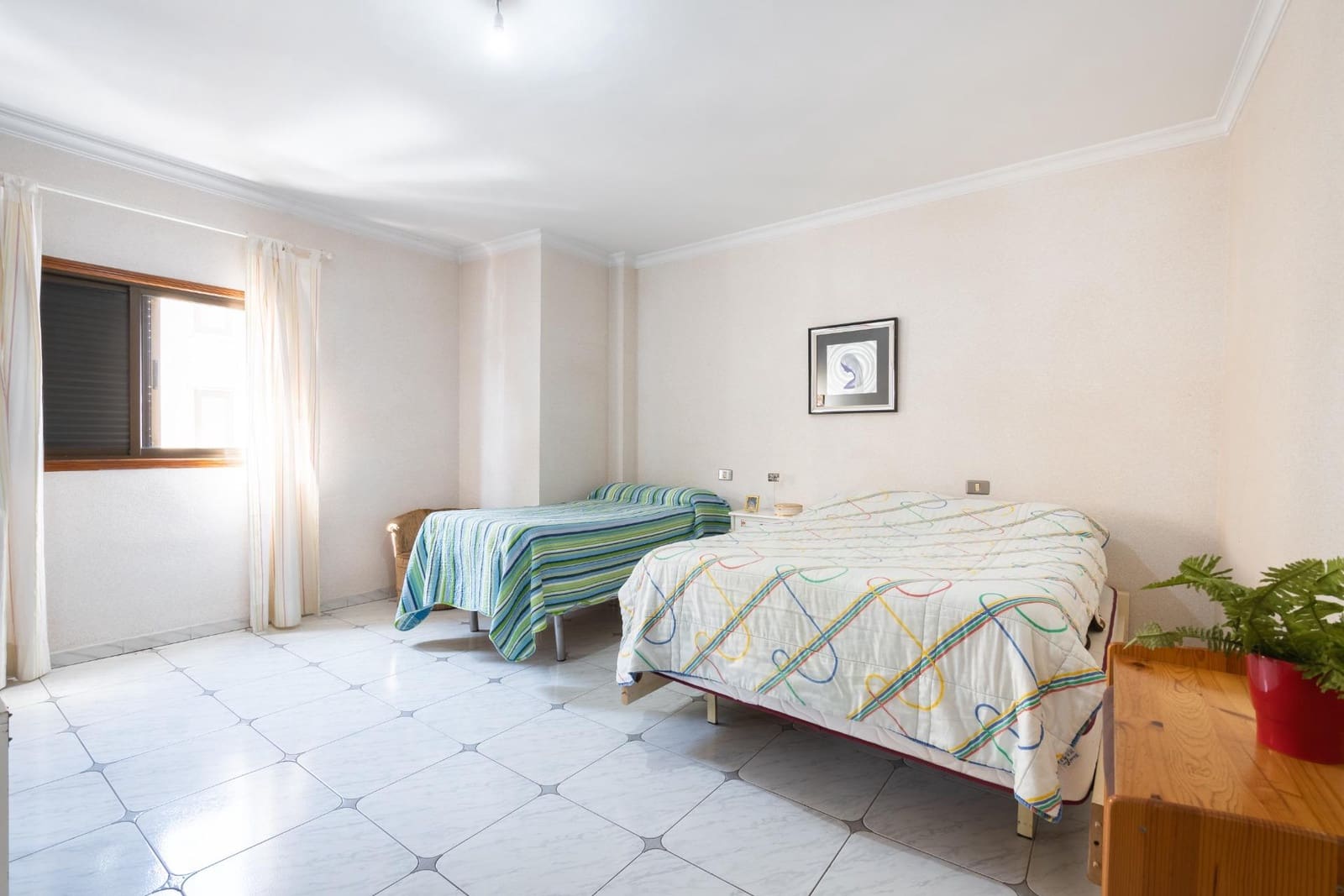 4 bedroom Flat for sale in Santa Cruz de Tenerife - € 235,000 (Ref: 9849500)