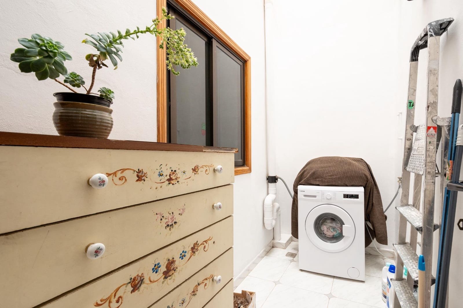 4 bedroom Flat for sale in Santa Cruz de Tenerife - € 235,000 (Ref: 9849500)