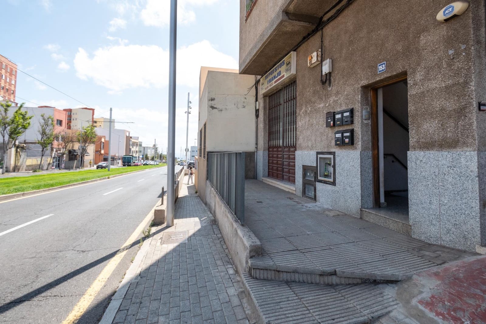 4 bedroom Flat for sale in Santa Cruz de Tenerife - € 235,000 (Ref: 9849500)