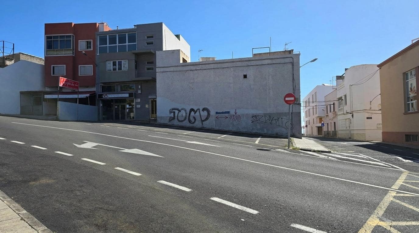 Tontti myytävänä paikassa Santa Cruz de Tenerife - 90 000 € (Ref: 9861960)