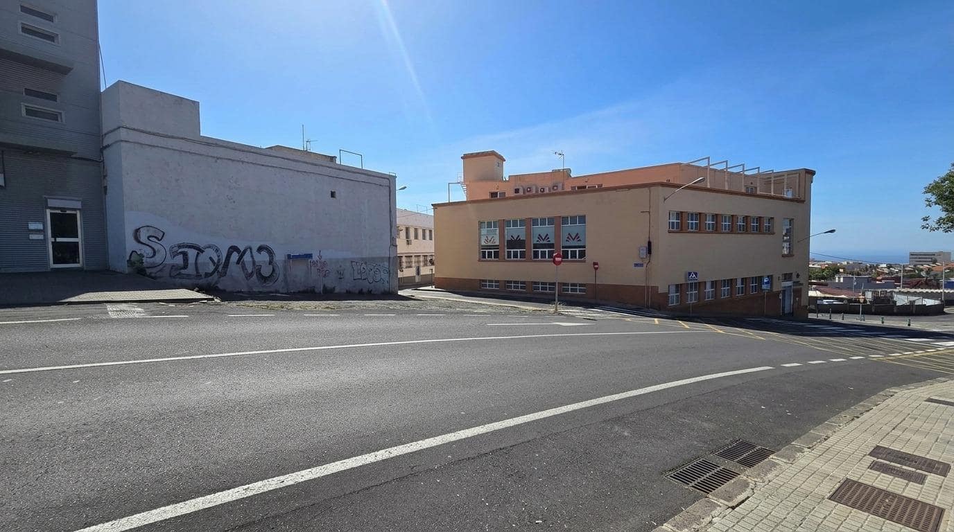 Building Plot for sale in Santa Cruz de Tenerife - € 90,000 (Ref: 9861960)