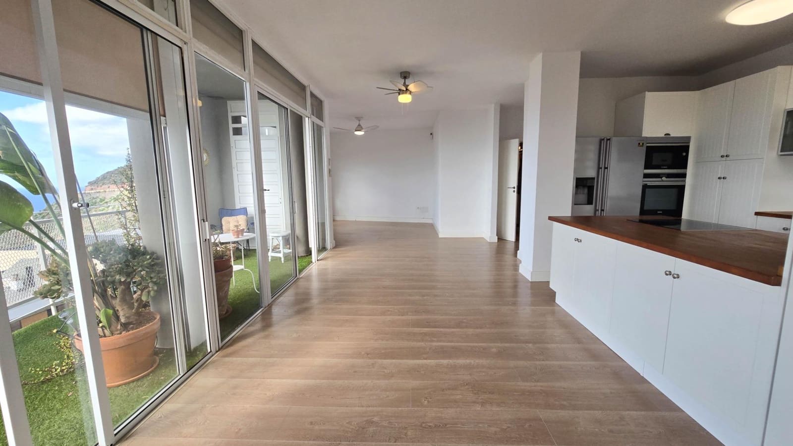 3 bedroom Flat for rent in Santa Cruz de Tenerife with garage - € 1,700 (Ref: 9865281)