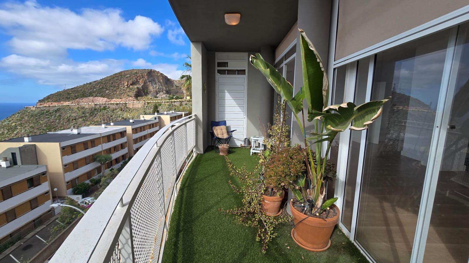3 bedroom Flat for rent in Santa Cruz de Tenerife with garage - € 1,700 (Ref: 9865281)