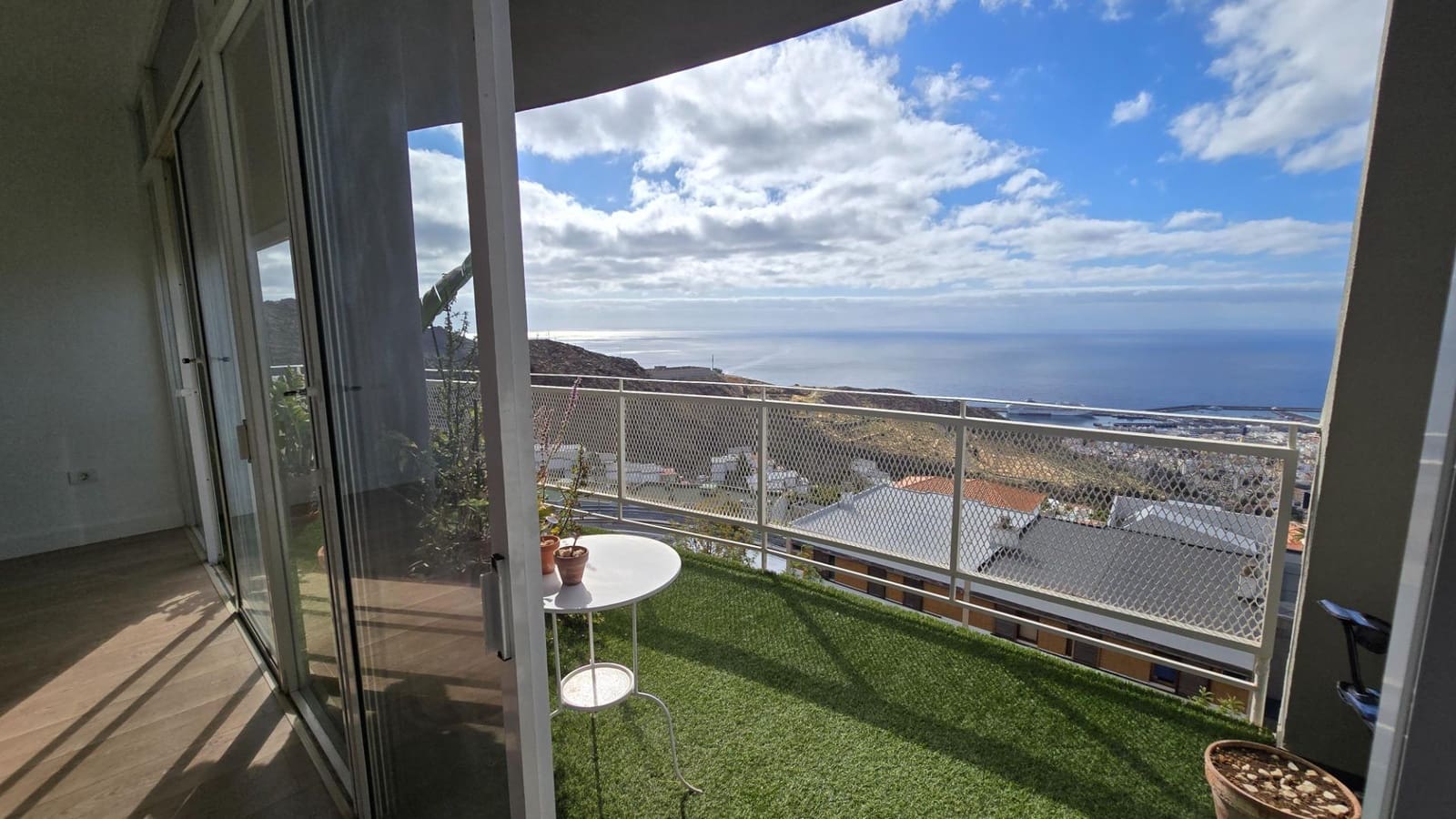 3 bedroom Flat for rent in Santa Cruz de Tenerife with garage - € 1,700 (Ref: 9865281)