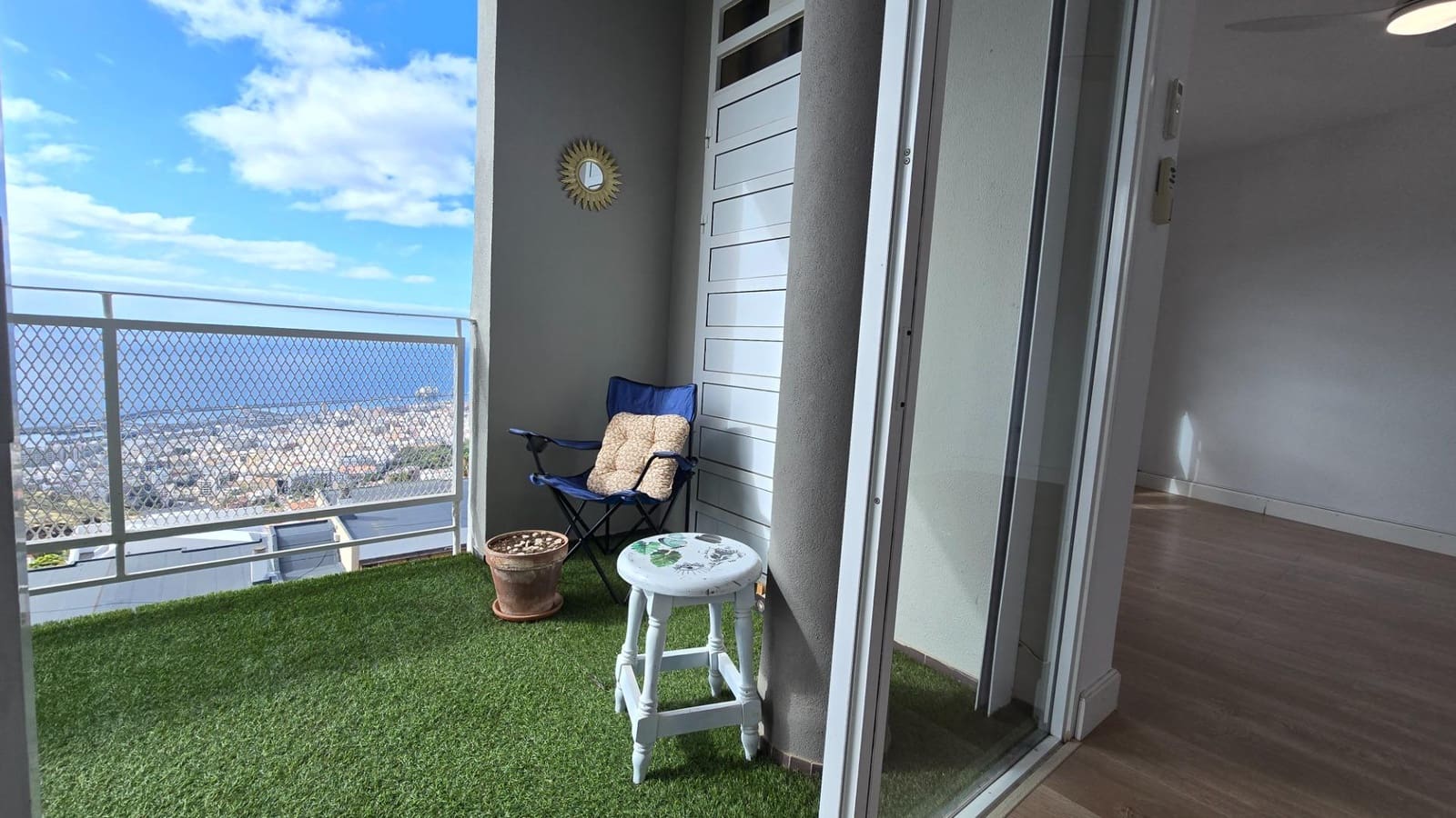 3 bedroom Flat for rent in Santa Cruz de Tenerife with garage - € 1,700 (Ref: 9865281)