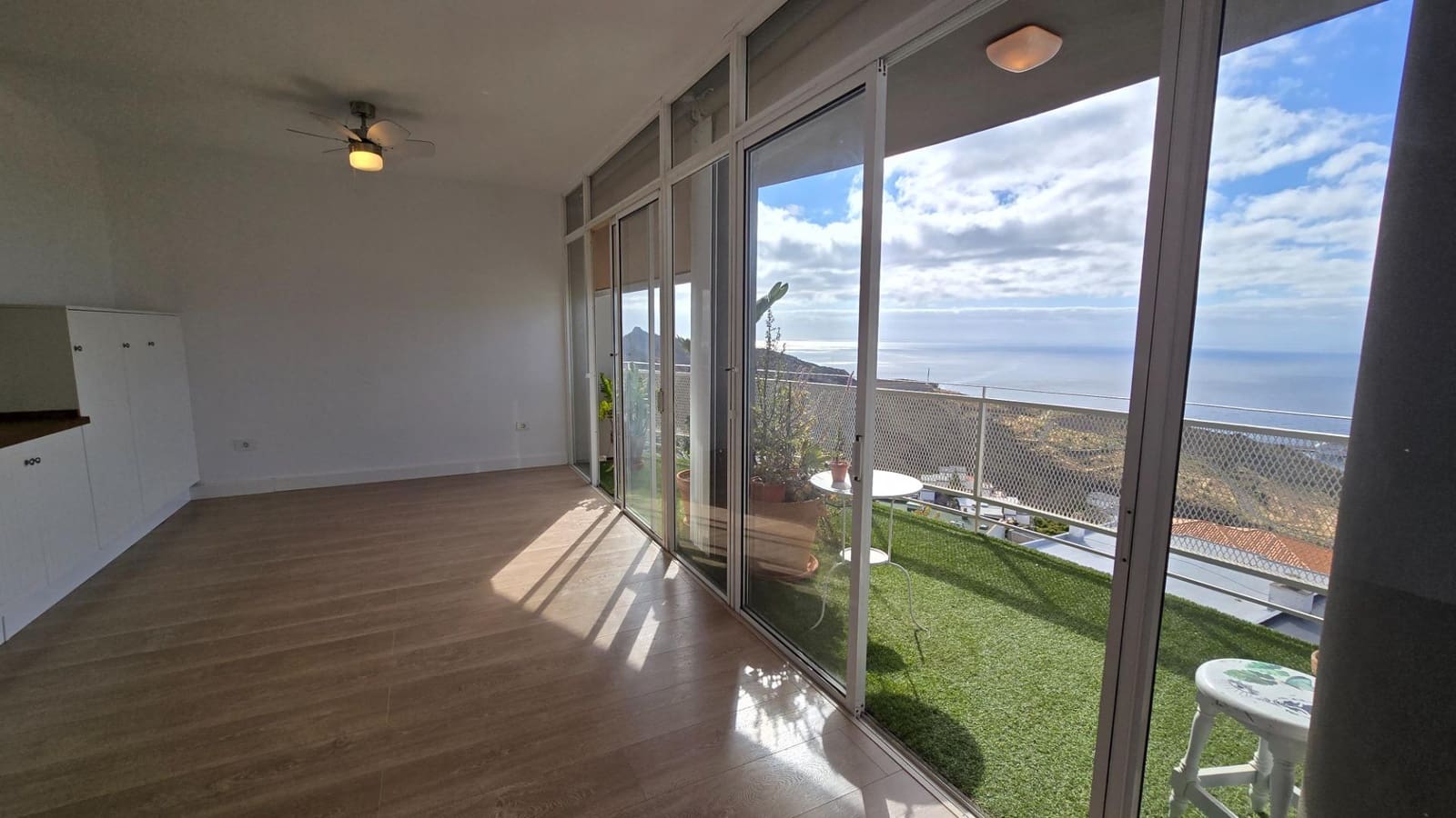 3 bedroom Flat for rent in Santa Cruz de Tenerife with garage - € 1,700 (Ref: 9865281)
