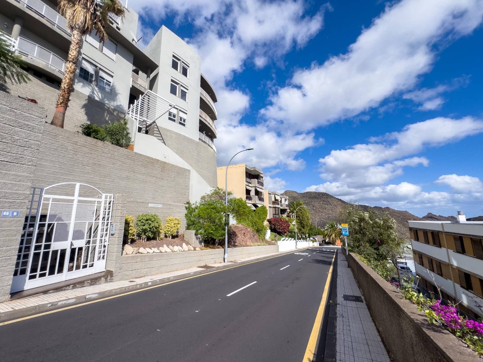 3 bedroom Flat for rent in Santa Cruz de Tenerife with garage - € 1,700 (Ref: 9865281)