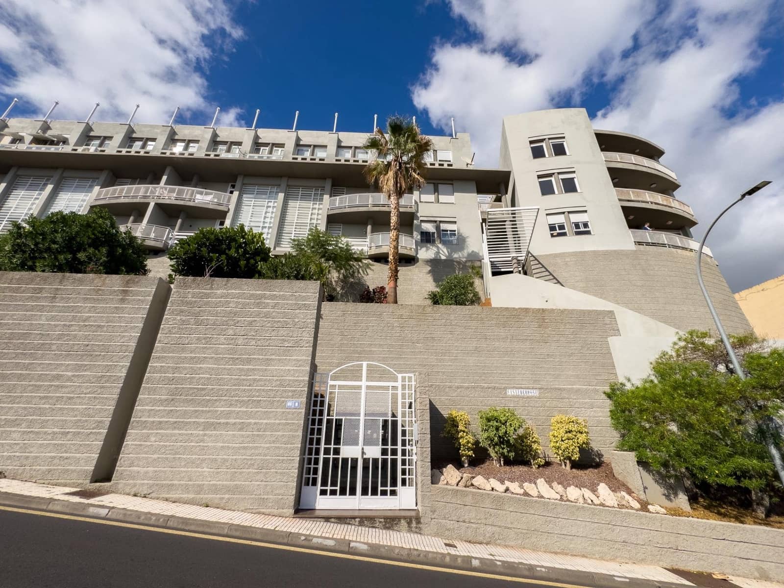 3 bedroom Flat for rent in Santa Cruz de Tenerife with garage - € 1,700 (Ref: 9865281)