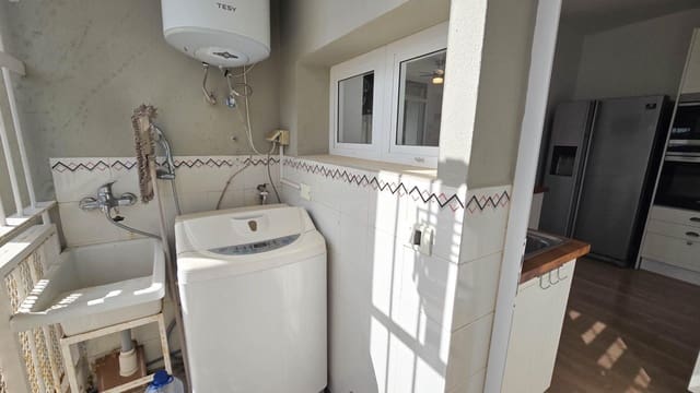 3 bedroom Flat for rent in Santa Cruz de Tenerife with garage - € 1,700 (Ref: 9865281)