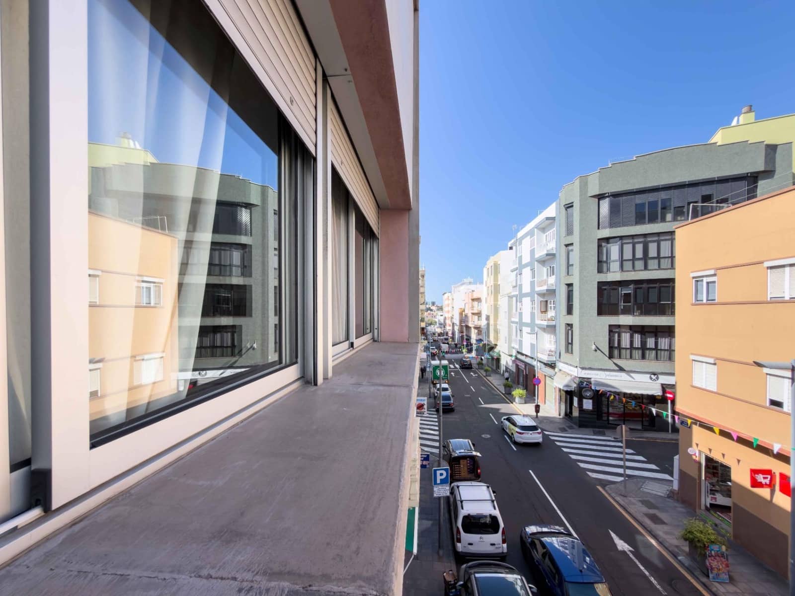 3 bedroom Flat for sale in Santa Cruz de Tenerife with garage - € 395,000 (Ref: 9865282)
