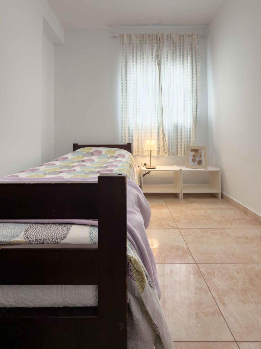 3 bedroom Flat for sale in Santa Cruz de Tenerife with garage - € 395,000 (Ref: 9865282)