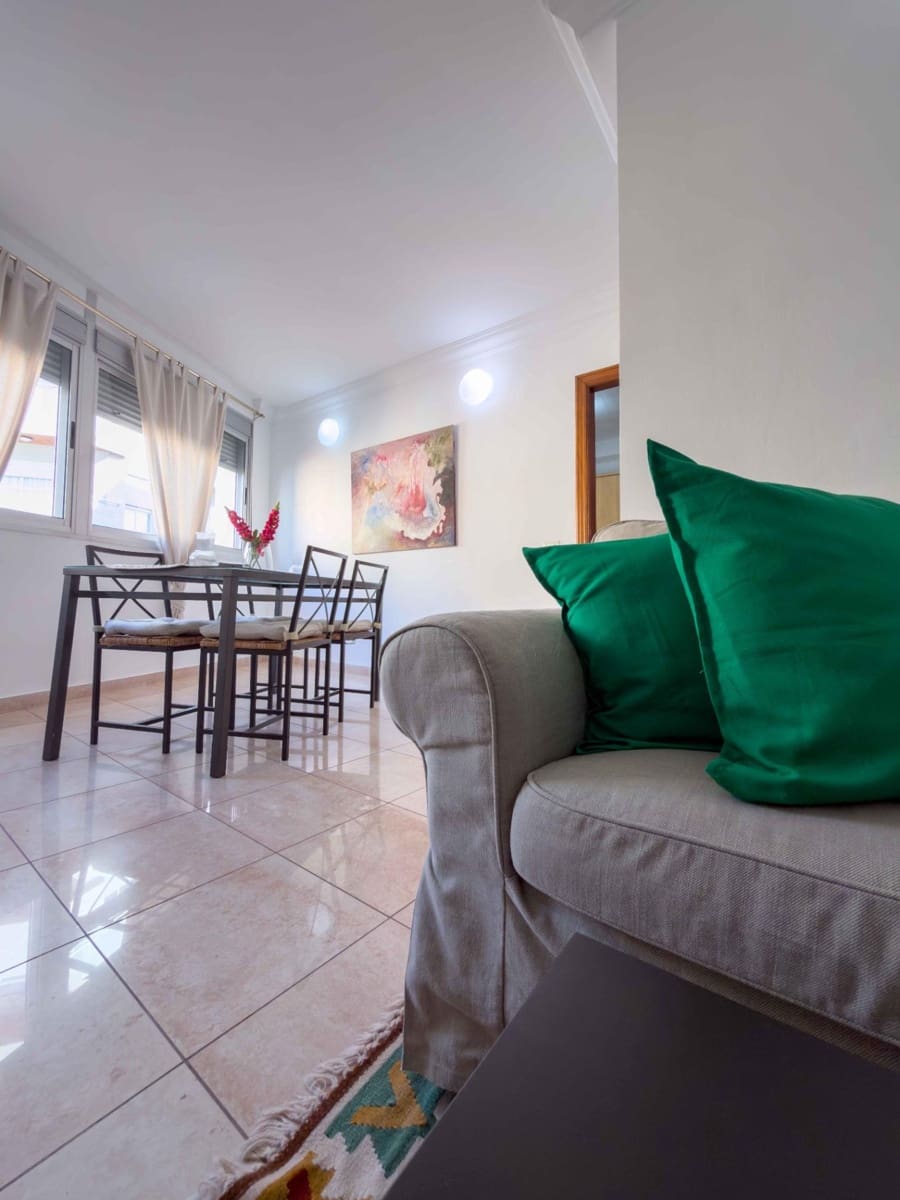 3 bedroom Flat for sale in Santa Cruz de Tenerife with garage - € 395,000 (Ref: 9865282)