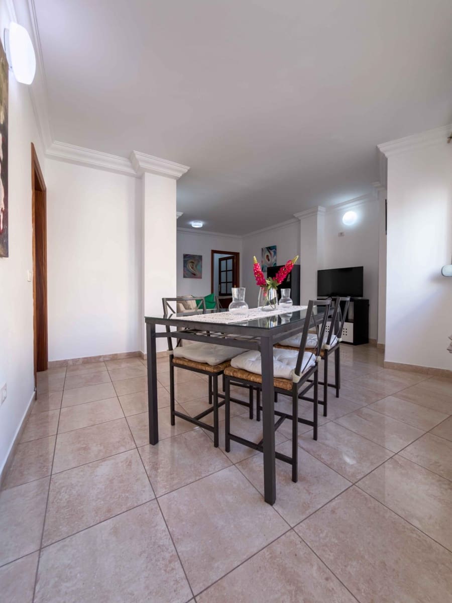3 bedroom Flat for sale in Santa Cruz de Tenerife with garage - € 395,000 (Ref: 9865282)