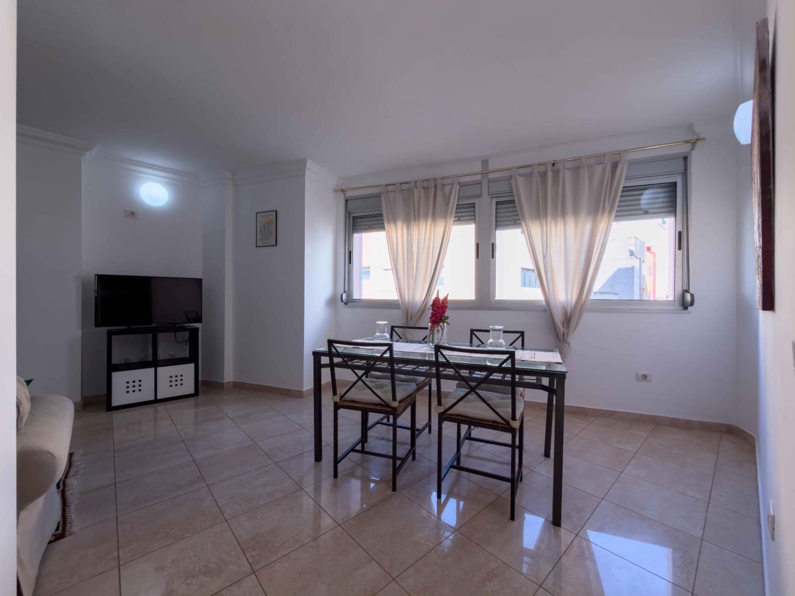 3 bedroom Flat for sale in Santa Cruz de Tenerife with garage - € 395,000 (Ref: 9865282)