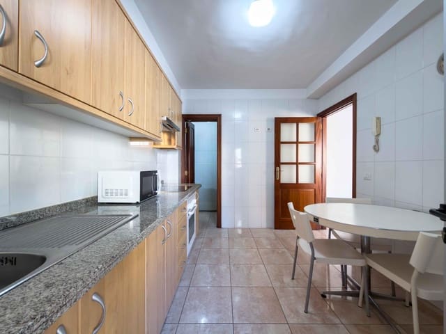 Piso de 3 habitaciones en Santa Cruz de Tenerife en venta con garaje - 395.000 € (Ref: 9865282)