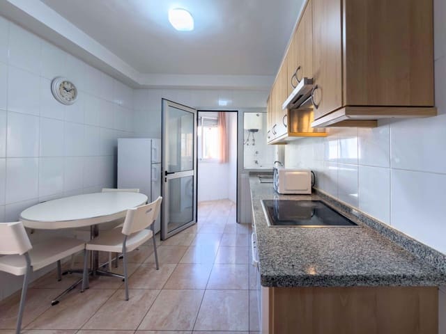 Piso de 3 habitaciones en Santa Cruz de Tenerife en venta con garaje - 395.000 € (Ref: 9865282)