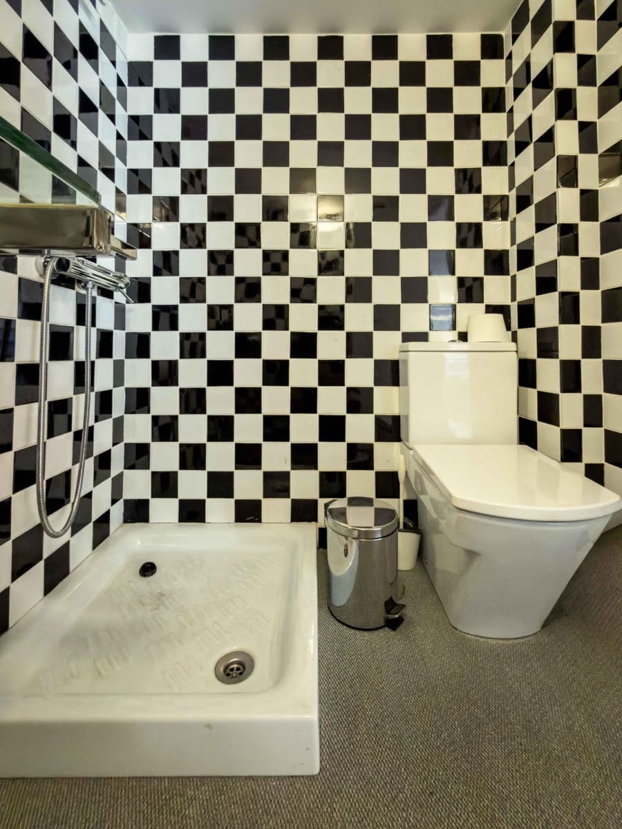 Commercial for sale in Santa Cruz de Tenerife with garage - € 225,000 (Ref: 9865284)