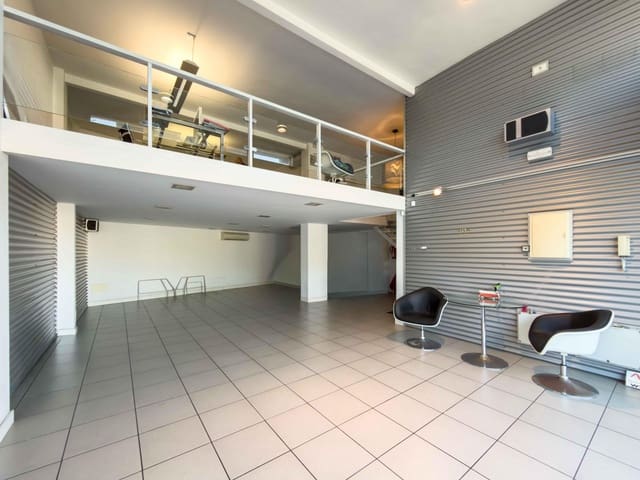 Erhverv til salg i Ballester, Santa Cruz de Tenerife med garage - € 225.000 (Ref: 9865284)