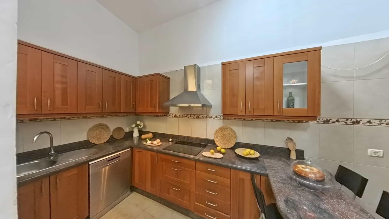 3 bedroom Flat for sale in Santa Cruz de Tenerife - € 370,000 (Ref: 9955955)