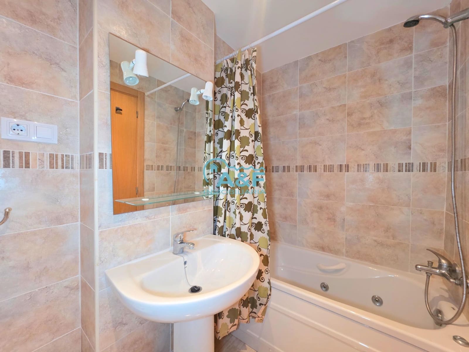 2 sovrum Lägenhet till salu i Oropesa  med pool - 140 000 € (Ref: 9388136)