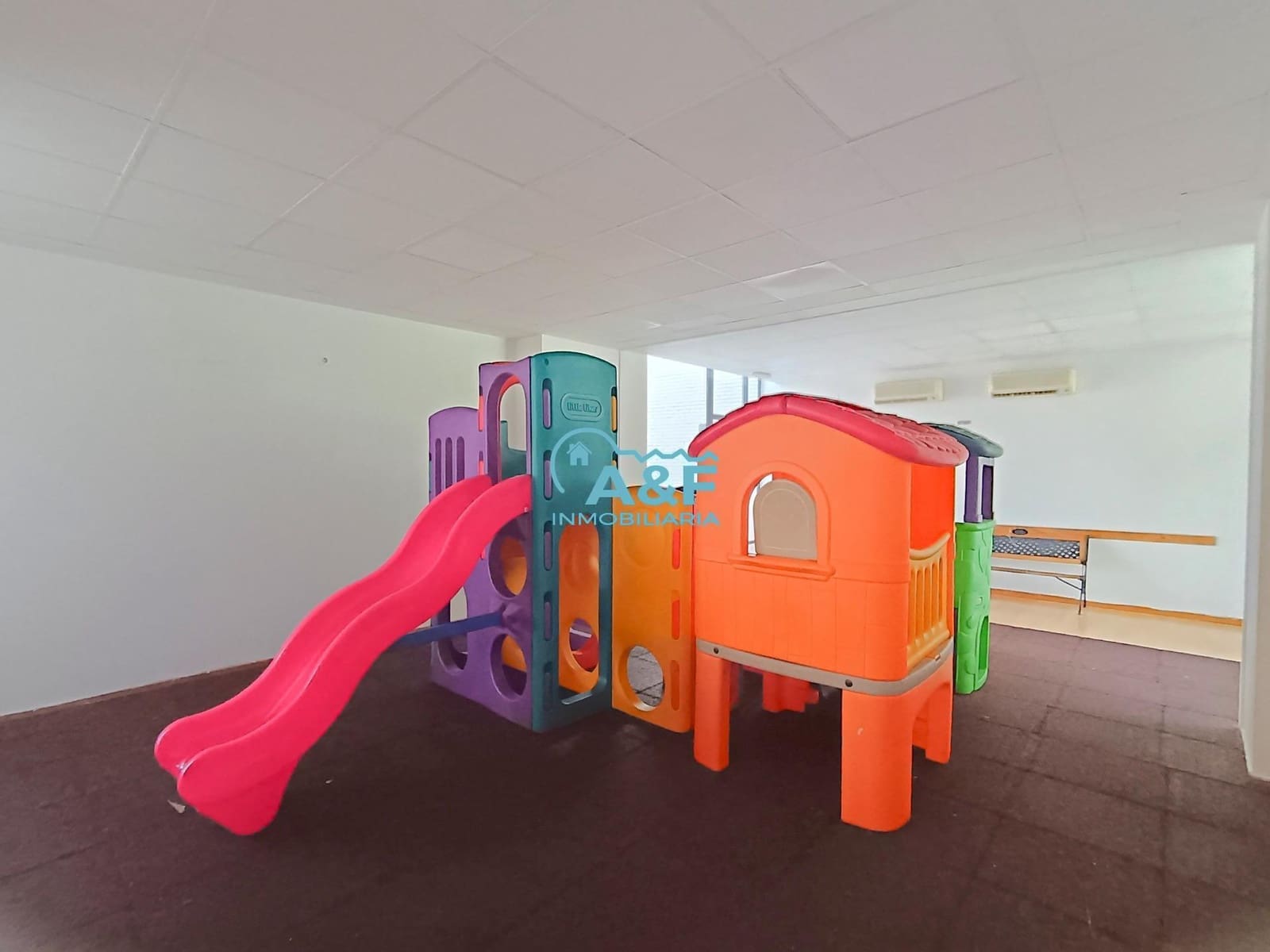 2 chambre Appartement à vendre à Oropesa  avec piscine garage - 242 000 € (Ref: 9388137)