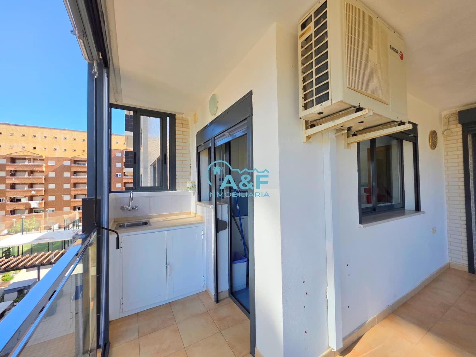 2 sovrum Lägenhet till salu i Oropesa  med pool garage - 242 000 € (Ref: 9388138)