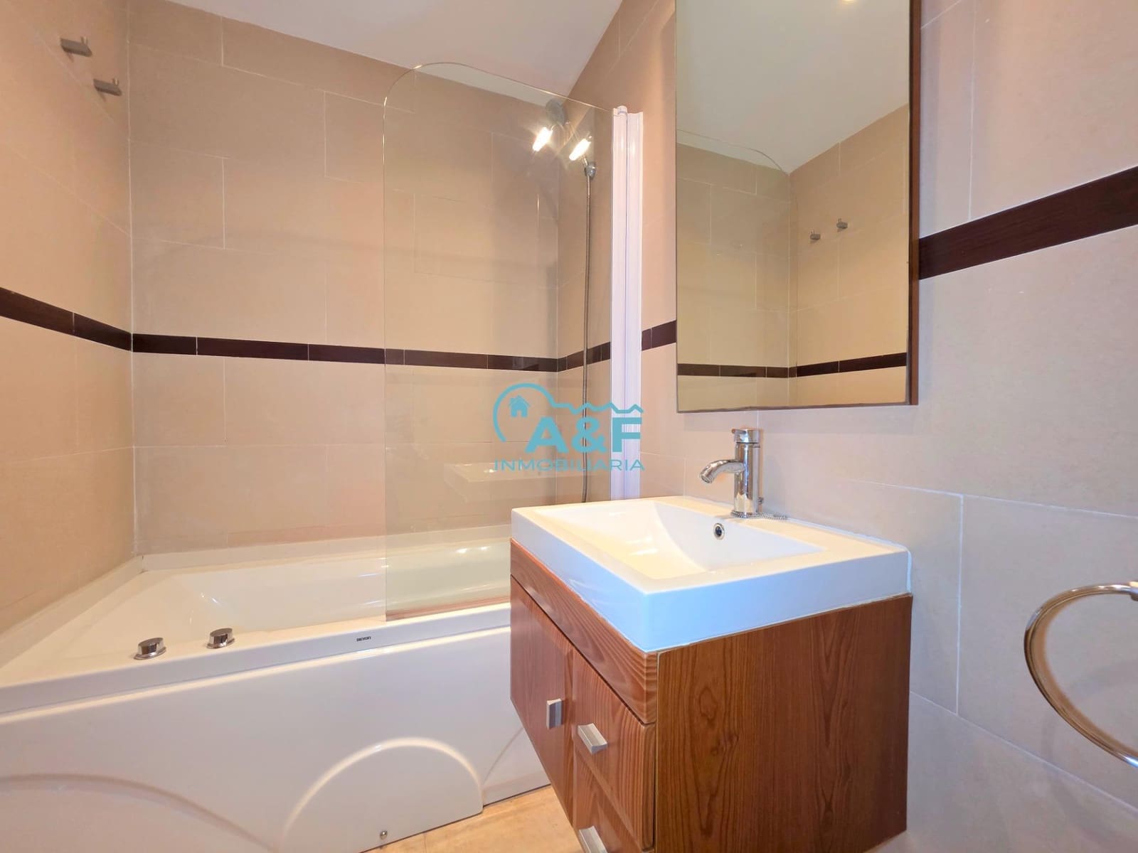 2 soverom Leilighet til salgs i Oropesa  med svømmebasseng - € 155 000 (Ref: 9388142)