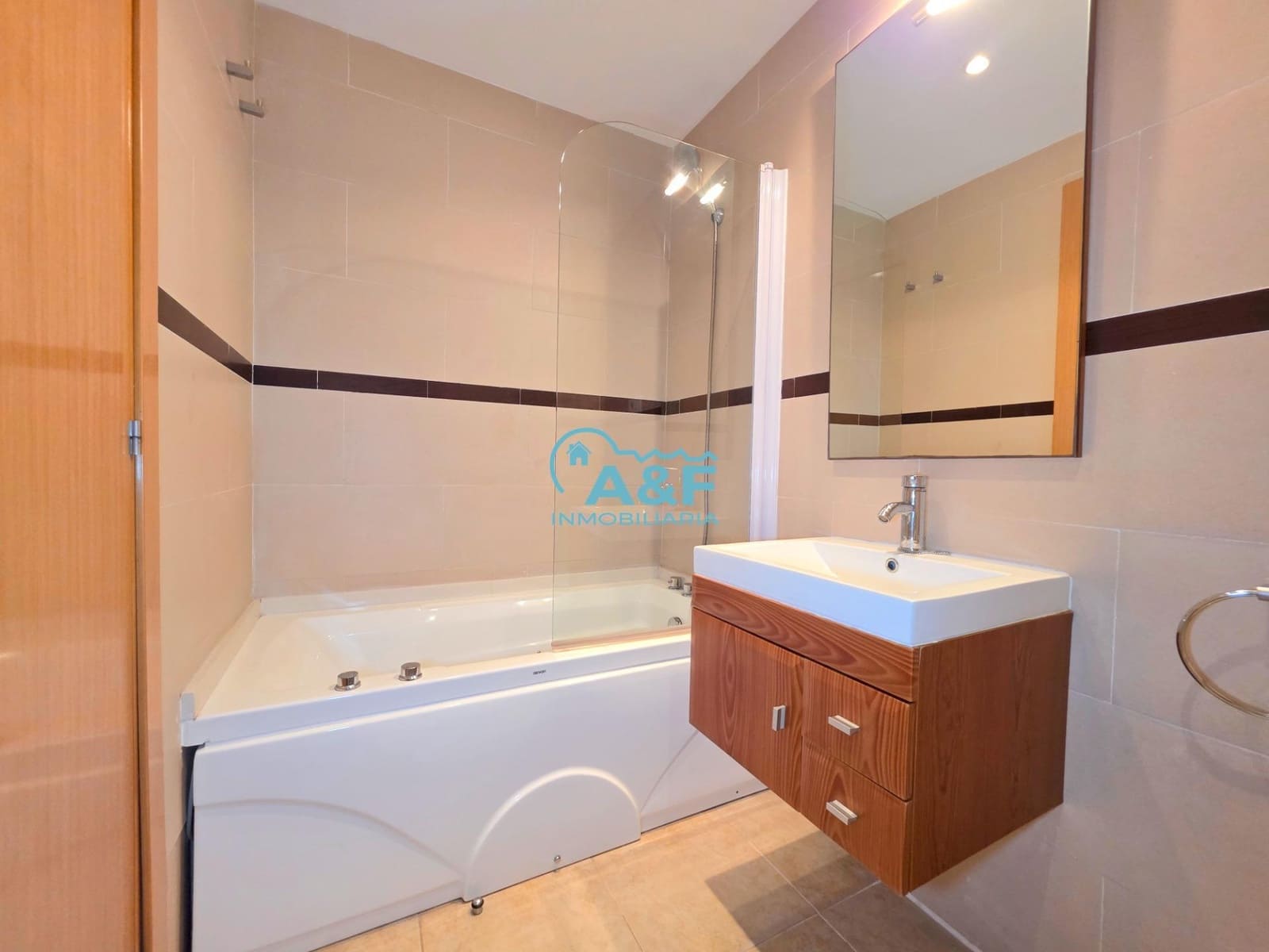 2 soverom Leilighet til salgs i Oropesa  med svømmebasseng - € 155 000 (Ref: 9388142)