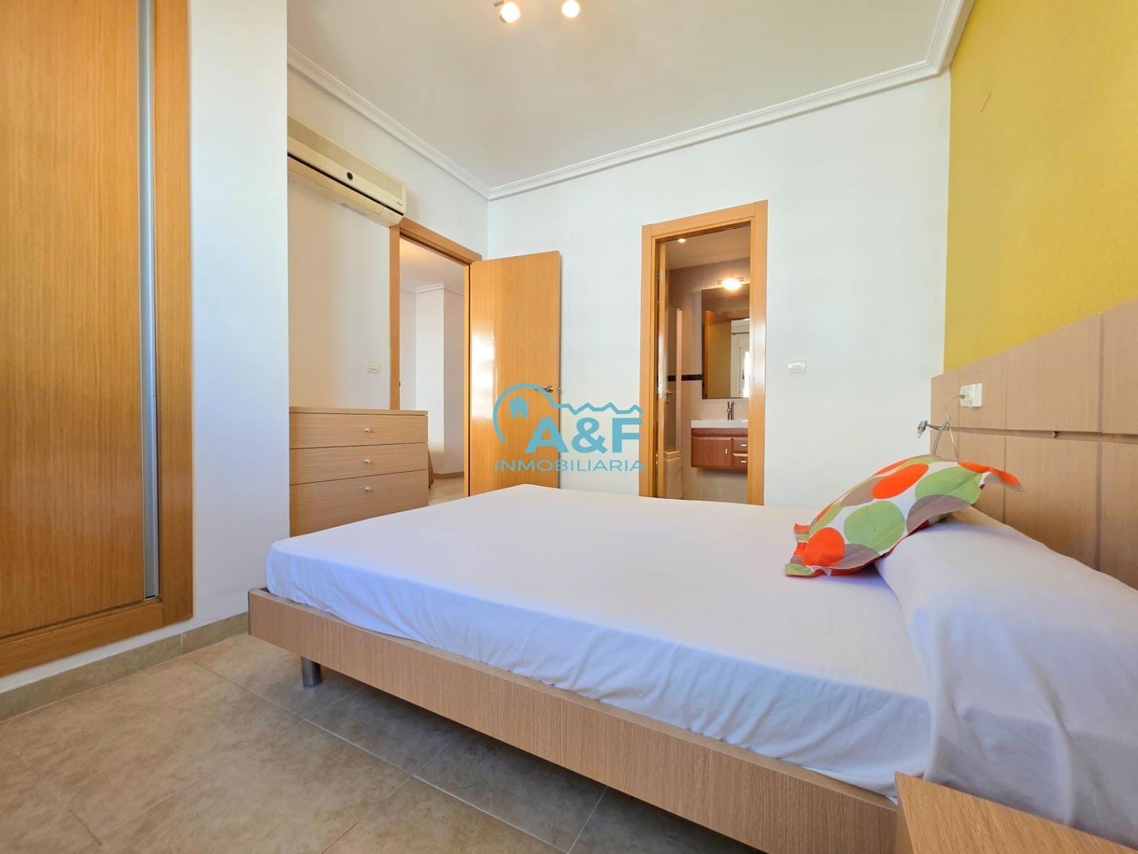 2 bedroom Apartment for sale in Oropesa  with pool - € 155,000 (Ref: 9388142)